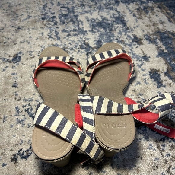 Crocs Nautical Leigh Graphic Blue & White Striped Wedge Sandals Size 9 - Picture 6 of 9